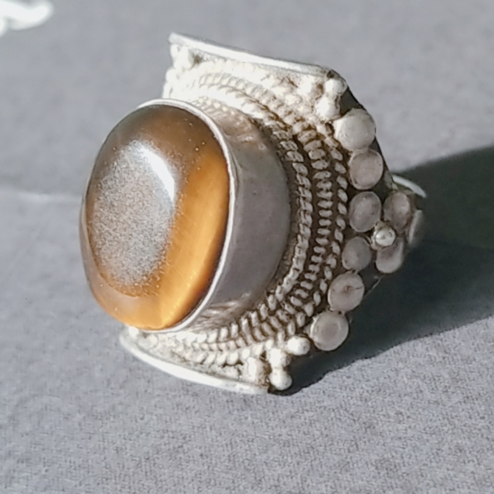 925 Silver and Tiger eyes Ring.